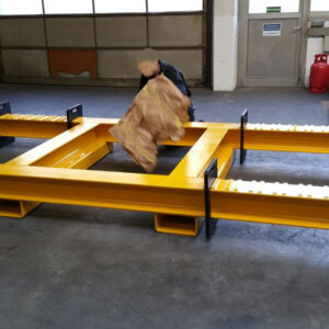 Stapler-Rahmentraverse, Tragfähigkeit 5000 kg, 4000 x 2000 mm, 2 Gabelstaplerschuhe